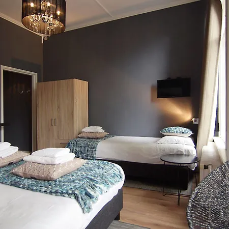 Flower Market Hotel 2*