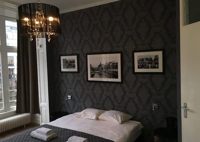 Flower Market Hotel 2*