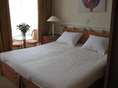 Flower Market Hotel 2*
