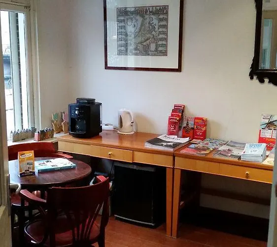 Flower Market Hotel 2*