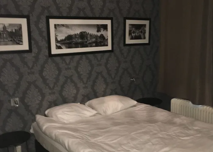 Flower Market Hotel 2*