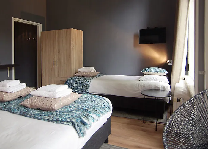 Flower Market Hotel 2*