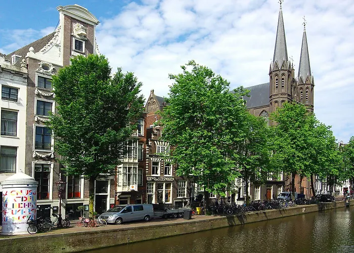 Flower Market Hotel 2*