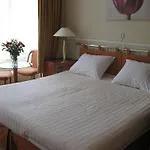 Flower Market Hotel 2*