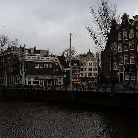 Flower Market Hotel 2*