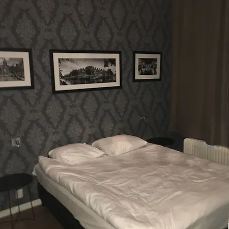 Flower Market Hotel 2*